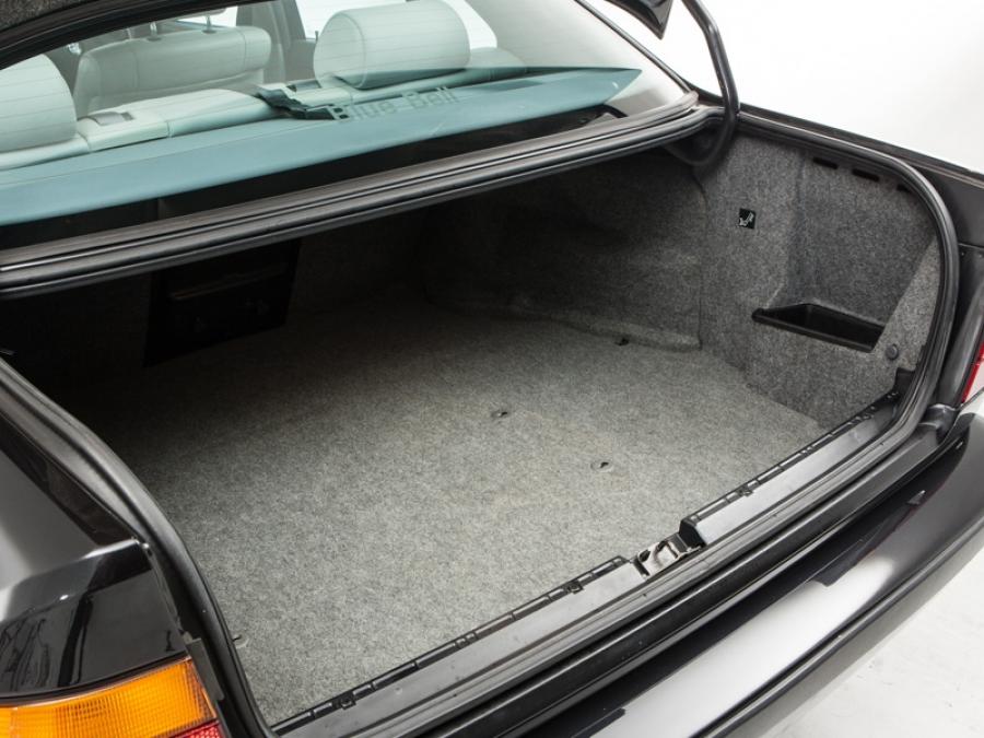  BMW 540i 1992 года  (UK) (фото 4 из 9)